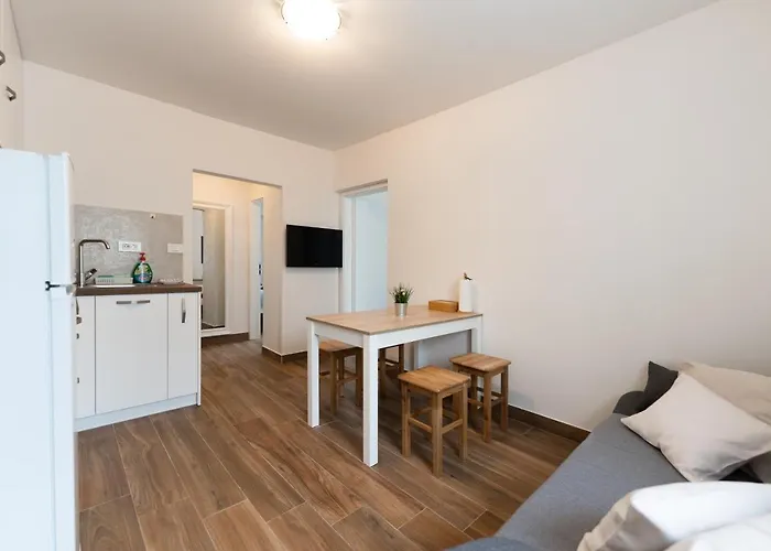 Tramontana And Maestral דירה איזולה